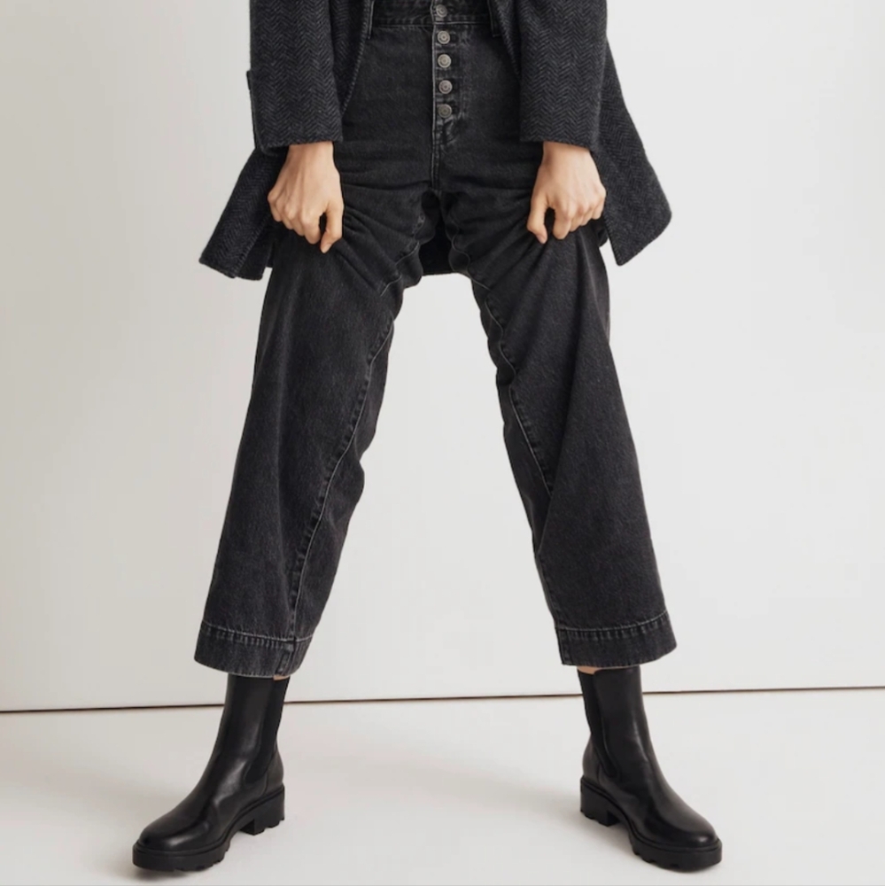 Everlane Chelsea boots